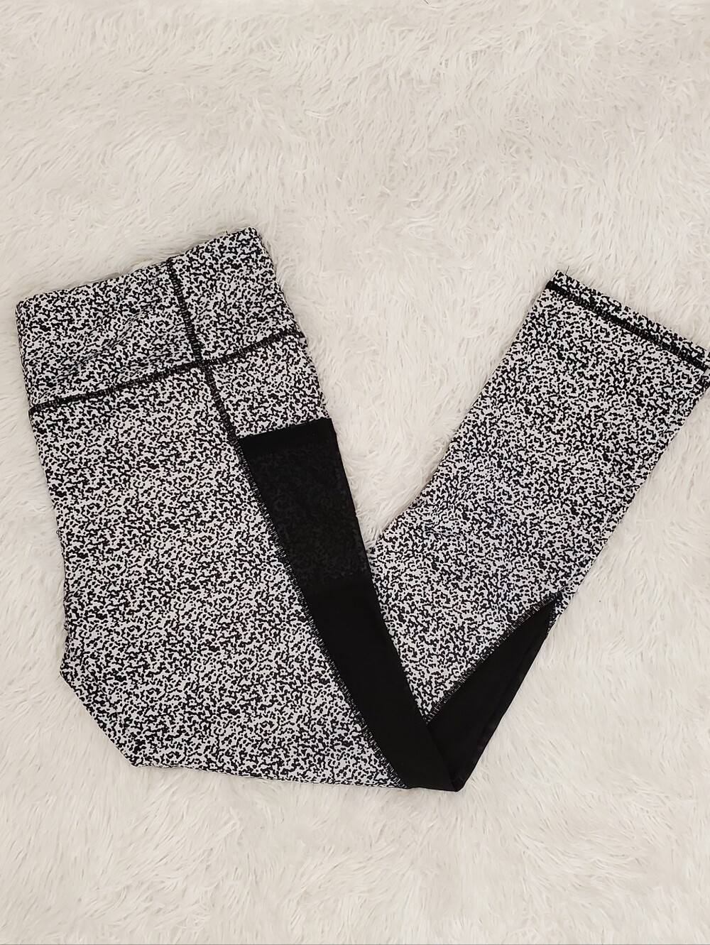 Womens Black & White Patterned Leggings With Pockets